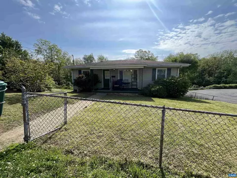 240 Shiloh Ave, Waynesboro, VA 22980