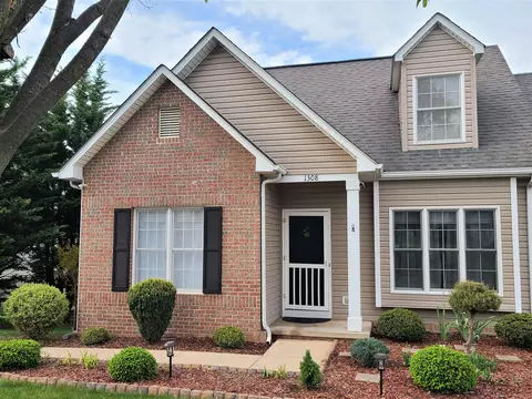1308 Goldfinch Dr, Harrisonburg, VA 22802