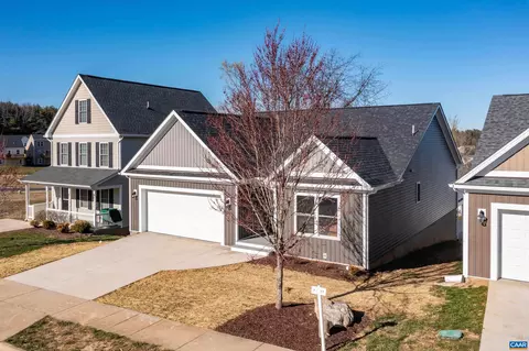 225 Overview St, Waynesboro, VA 22980
