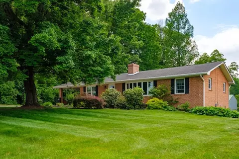 493 Kindig Rd, Waynesboro, VA 22980