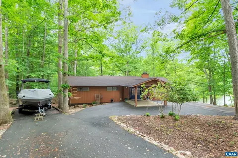 6 Swan Ct, Palmyra, VA 22963