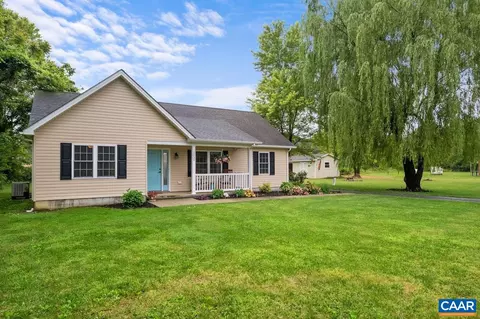 2039 Howardsville Tpke, Stuarts Draft, VA 24477