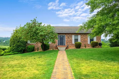 71 Princeton Ln, Fishersville, VA 22939