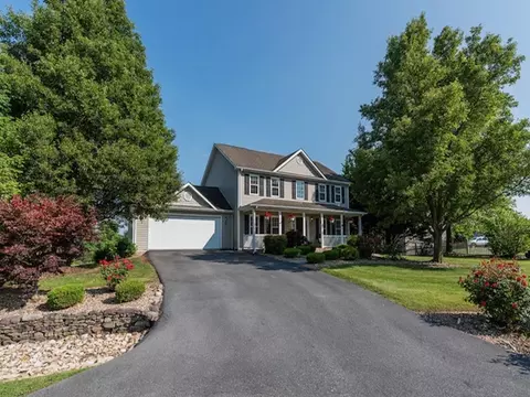 15 Molly Ct, Fishersville, VA 22939