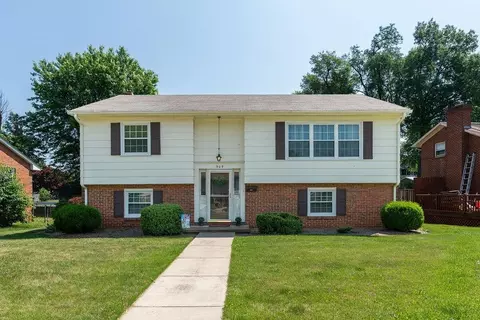 909 Dogwood Cir, Waynesboro, VA 22980