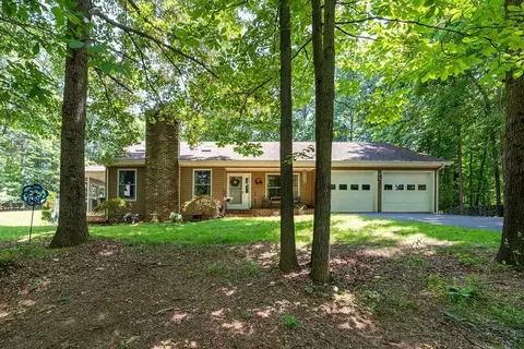 89 Swisher Rd, Staunton, VA 24401