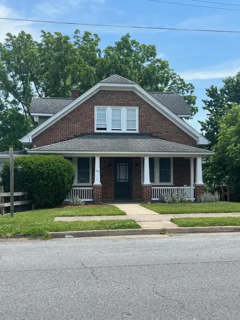 352 Pine Ave, Waynesboro, VA 22980