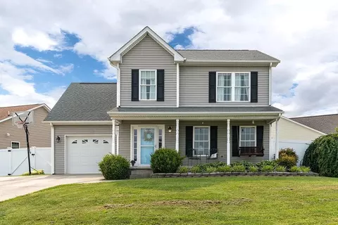 5 Willard Ct, Stuarts Draft, VA 24477