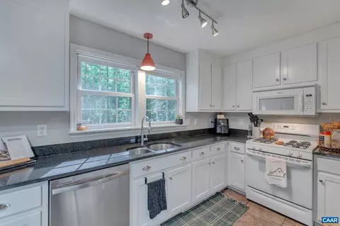 9 Colonial Rd, Palmyra, VA 22963 photo 16