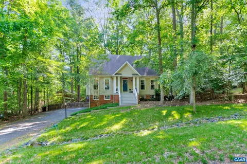 9 Colonial Rd, Palmyra, VA 22963 photo 4
