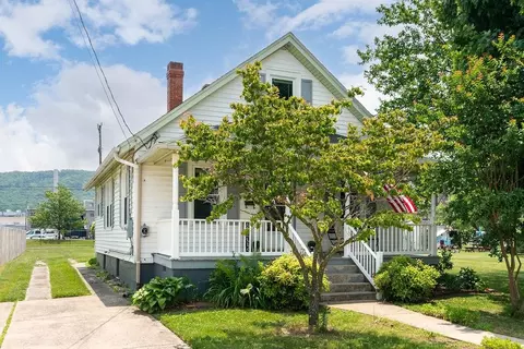 424 Arch Ave, Waynesboro, VA 22980 photo 2