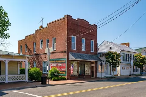 9408 S Congress St S, New Market, VA 22844