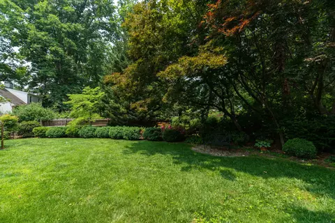 2001 Forest Dr, Waynesboro, VA 22980 photo 8