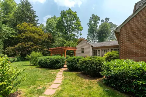 2001 Forest Dr, Waynesboro, VA 22980 photo 9