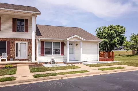 141 1st St, Broadway, VA 22815 photo 2