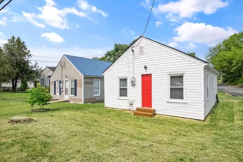 1455 N Delphine Ave N, Waynesboro, VA 22980