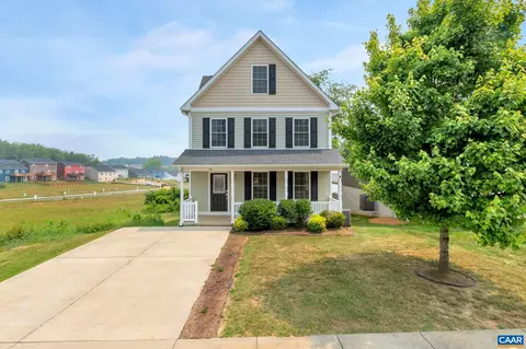 221 Overview St, Waynesboro, VA 22980