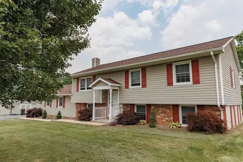 28 Old Draft Rd, Stuarts Draft, VA 24477