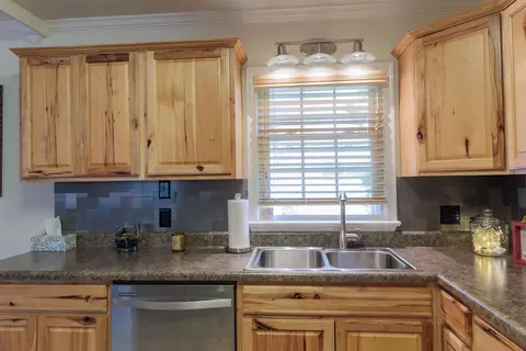28 Old Draft Rd, Stuarts Draft, VA 24477 photo 9