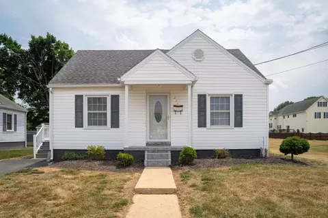 214 E Spotswood Ave E, Elkton, VA 22827
