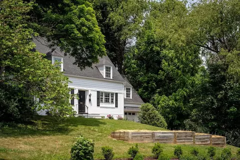 256 Williams St, Staunton, VA 24401
