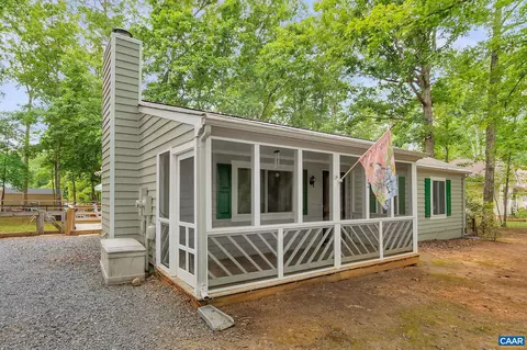 12 Mulligan Dr, Palmyra, VA 22963