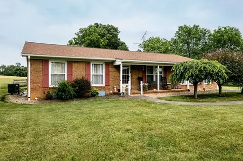 111 Chestnut Ridge Rd, Staunton, VA 24401