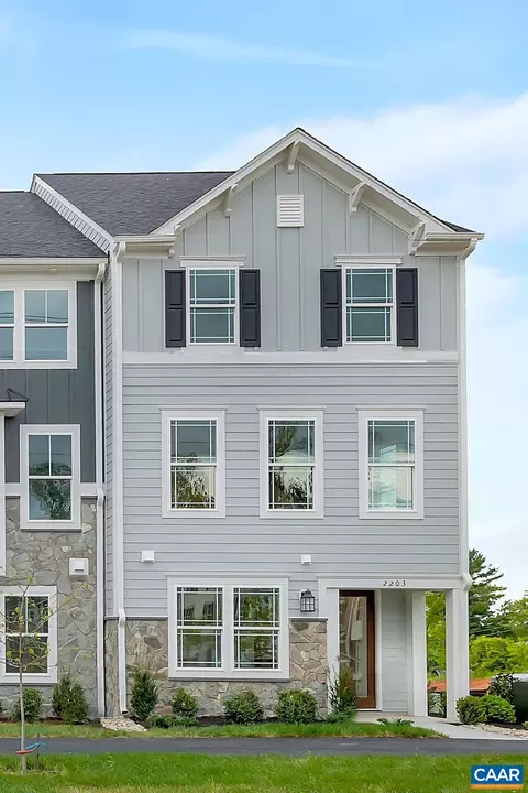 2219 Brindle Ln, Charlottesville, VA 22911