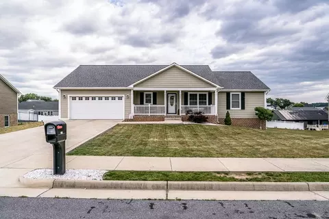 385 Acme Company St, Broadway, VA 22815