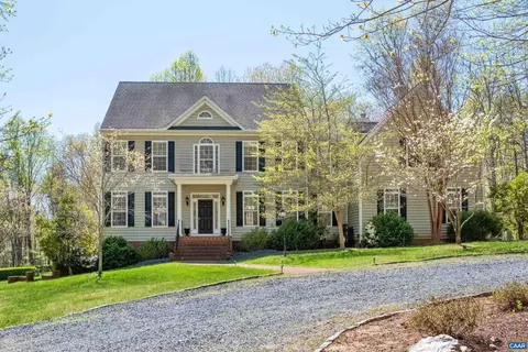 8200 Dick Woods Rd, Afton, VA 22920