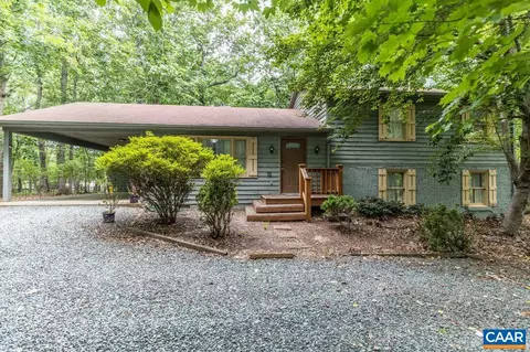 4 Royal Ct, Palmyra, VA 22963