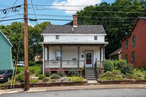 511 New St, Staunton, VA 24401