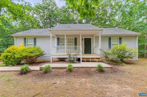 5 Tuscarora Dr, Palmyra, VA 22963