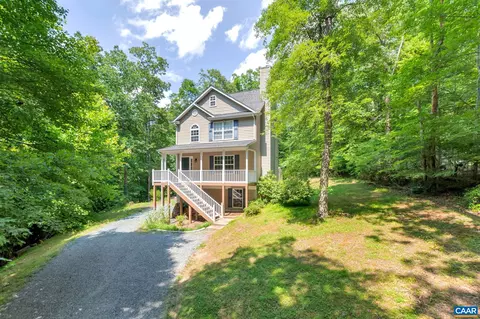 2 Riverside Dr, Palmyra, VA 22963