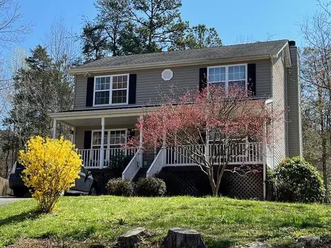 3 Chestnut Ct, Palmyra, VA 22963