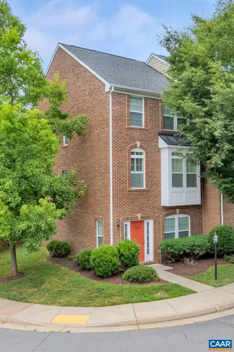 701 Rainier Rd, Charlottesville, VA 22903