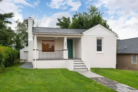220 Fontaine St, Waynesboro, VA 22980