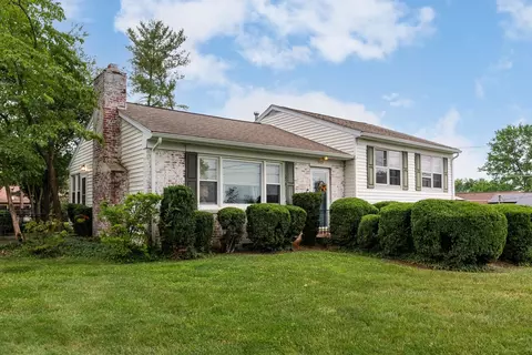 302 Valley View Dr, Staunton, VA 24401