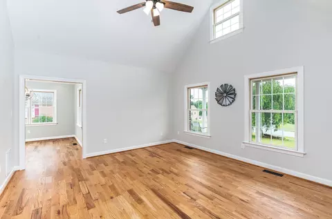86 Gloucester Rd, Stuarts Draft, VA 24477 photo 15