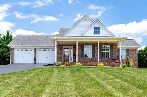 86 Gloucester Rd, Stuarts Draft, VA 24477