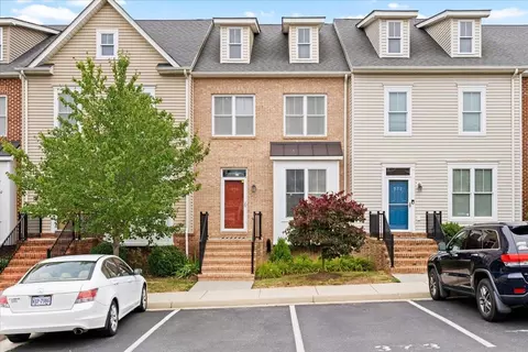 373 Blue Stone Hills Dr, Harrisonburg, VA 22801
