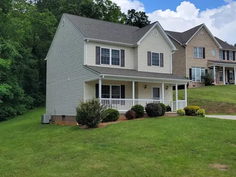 911 Geoffery St, Staunton, VA 24401