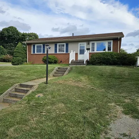 86 Anthony Cir, Waynesboro, VA 22980