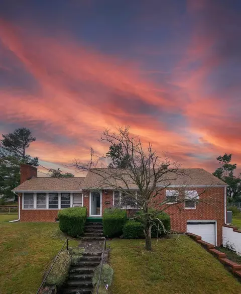 514 B St, Staunton, VA 24401