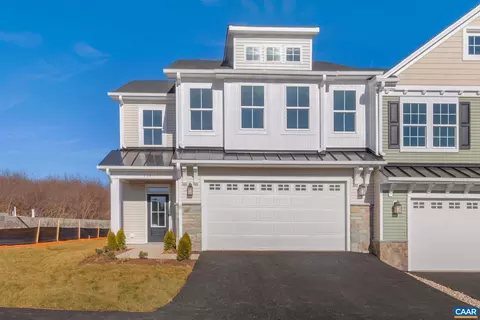236 Ridgeline Dr, Waynesboro, VA 22980