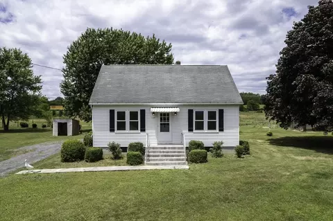 11227 N Valley Pike, Broadway, VA 22815