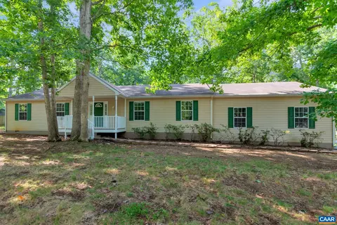 2 Darby Ln, Palmyra, VA 22963