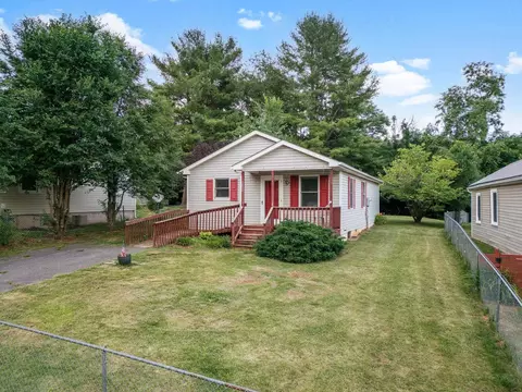 1821 Vinson St, Staunton, VA 24401