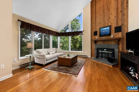 2151 Fairway Woods, Roseland, VA 22967