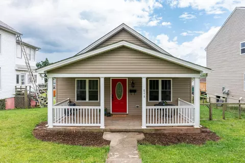 848 Grayson Ave, Waynesboro, VA 22980